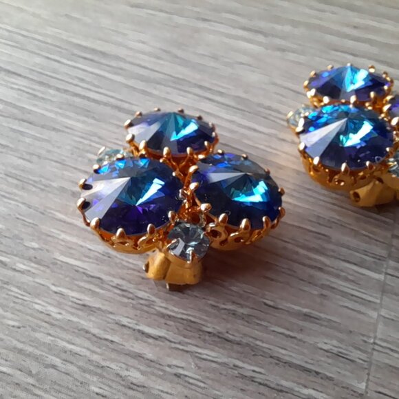 Vintage Blue Faceted Crystal Clip On Earrings Made in Austria - Picture 7 of 13
